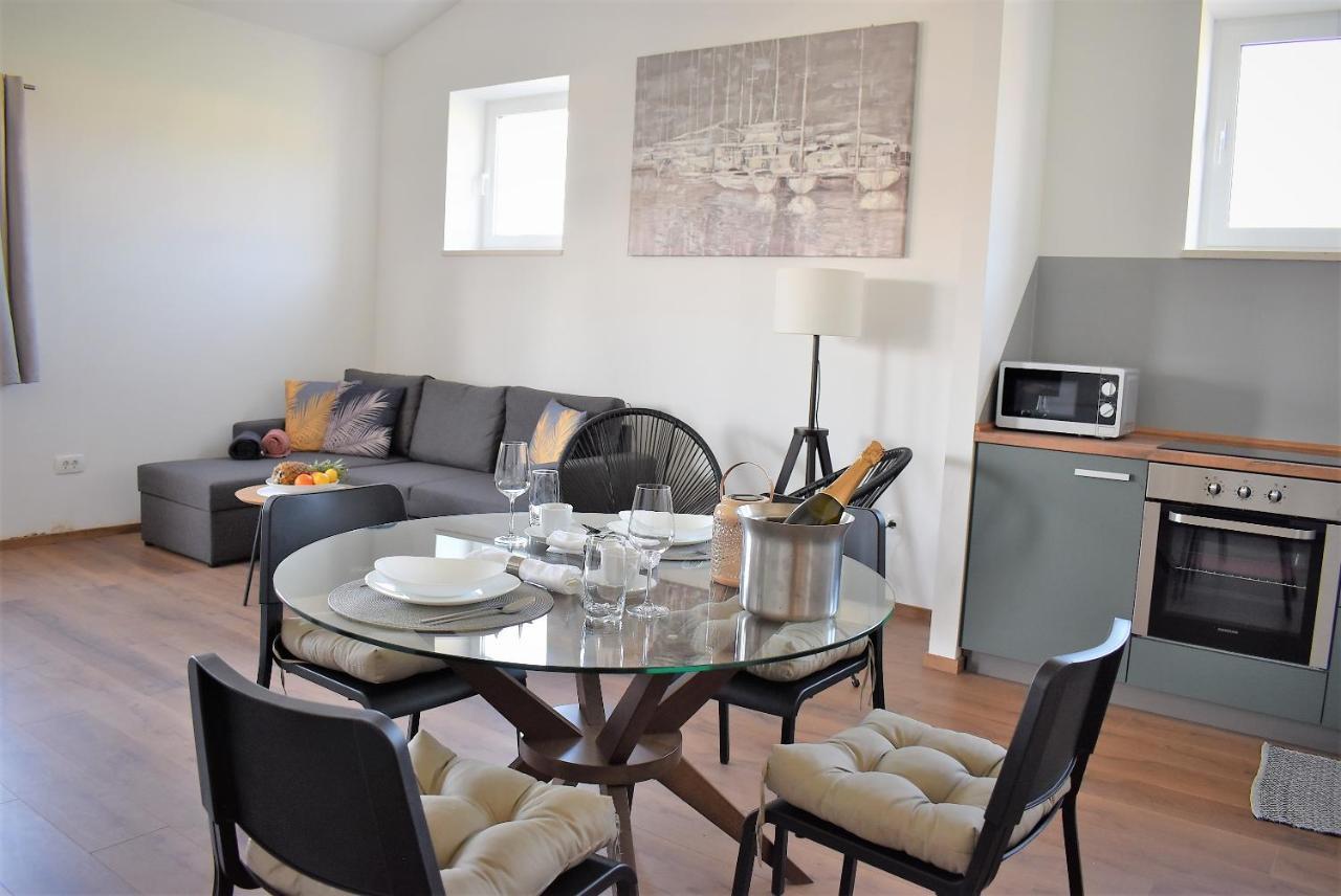 Apartment Aci Marina Rab Banjol 외부 사진